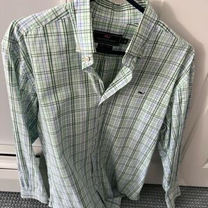 Vineyard vines button up mens